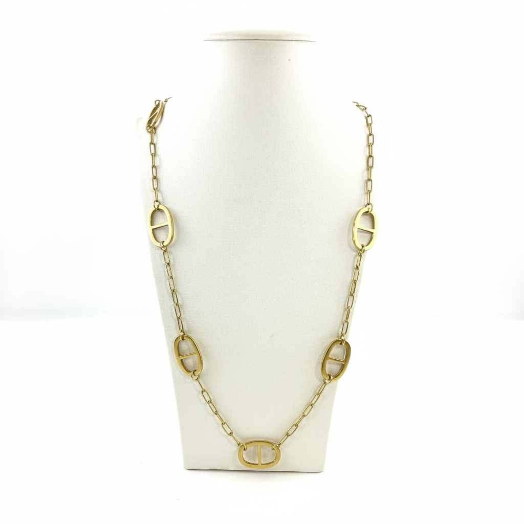 Collier gros chaînons fond blanc professionnel